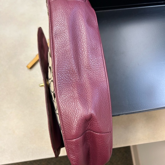 Brand new coach bag, never used. - Picture 3 of 5